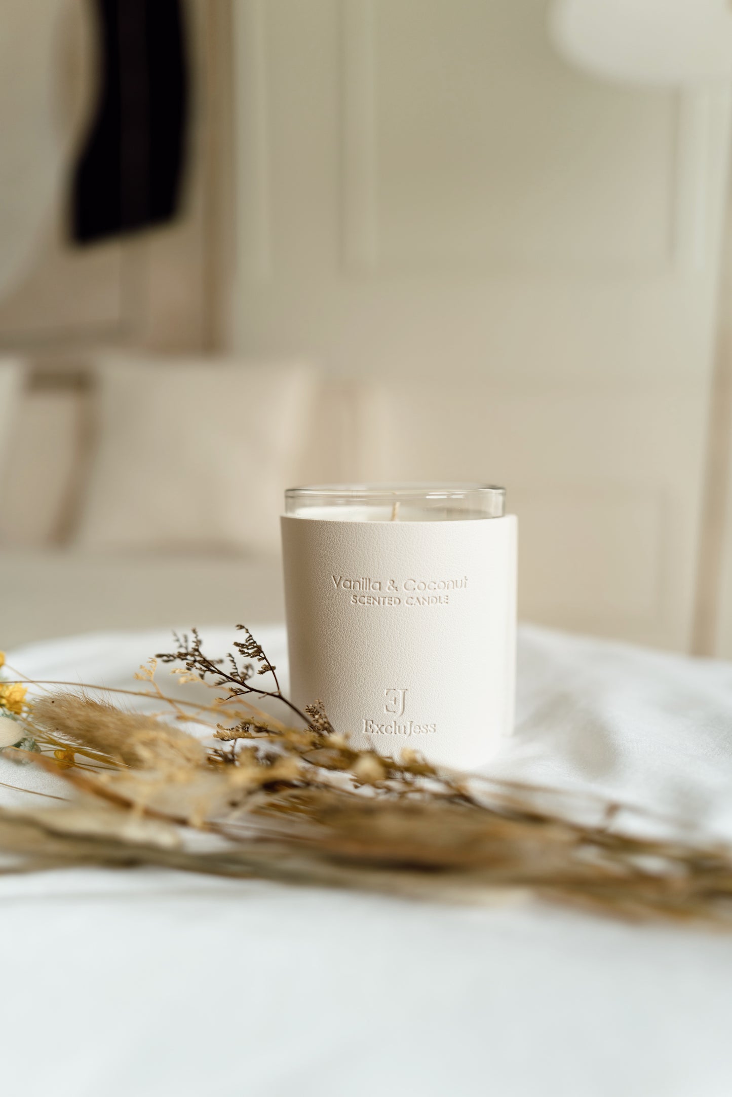 ExcluJess Leather Premium Candles White main photo