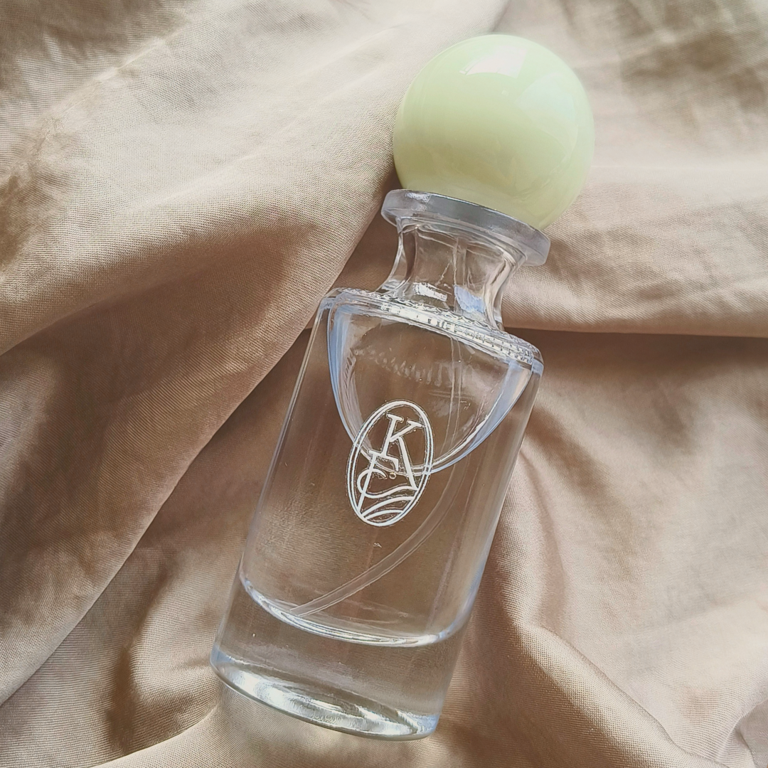 2026 | 情緒調頻客製香水 —— 跨越螢幕，為你調製專屬的擁抱