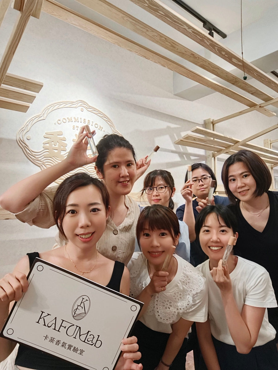 走出教室，到委託行調一支香